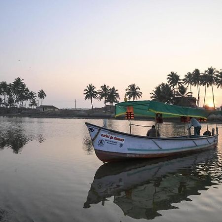 Reunion Ocean Tides Hotel Udupi Exterior foto