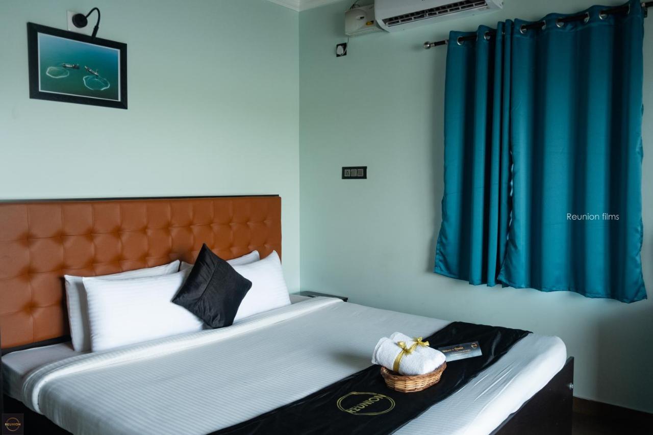 Reunion Ocean Tides Hotel Udupi Exterior foto