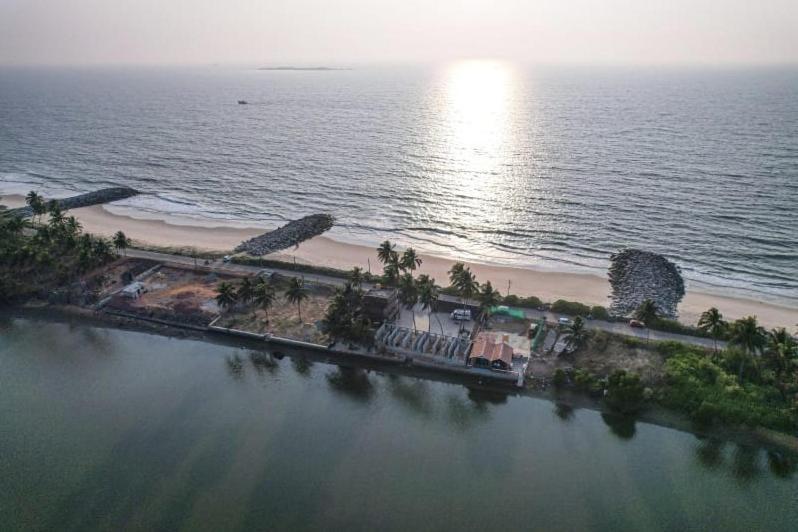 Reunion Ocean Tides Hotel Udupi Exterior foto