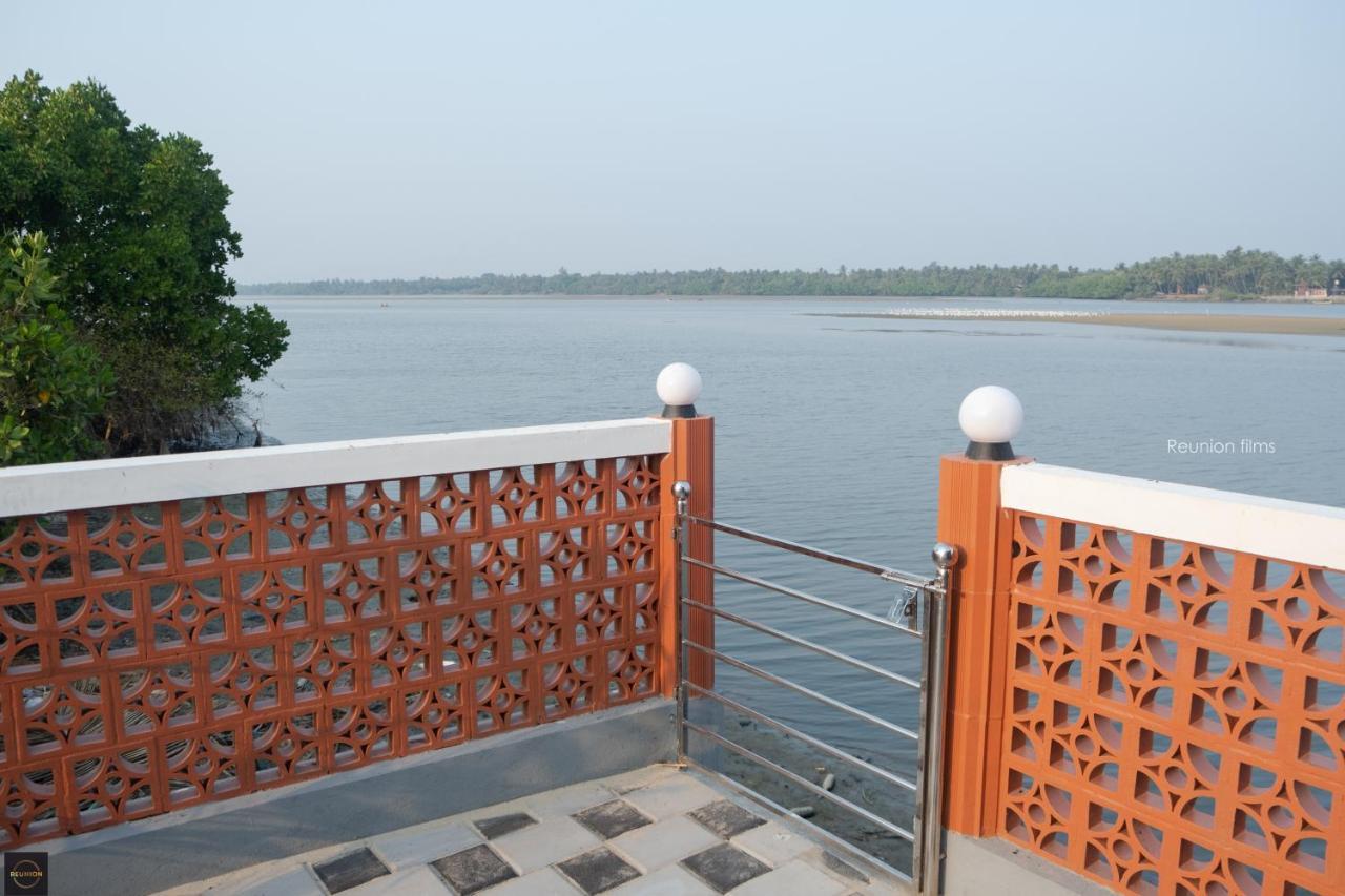 Reunion Ocean Tides Hotel Udupi Exterior foto